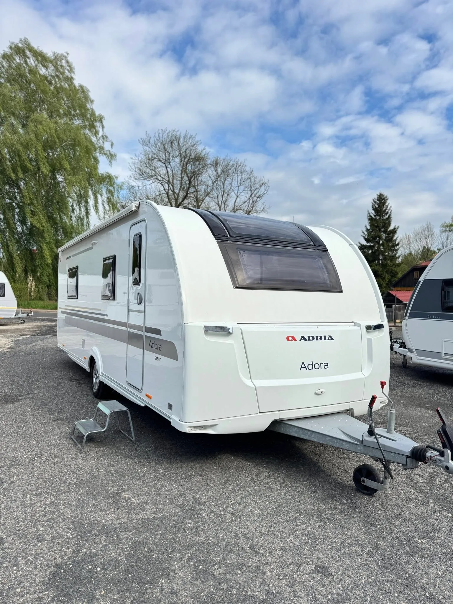 Karavan zvenku